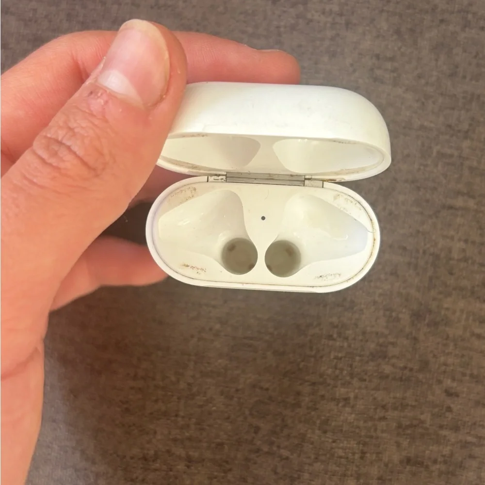 Apple Airpods Gen 1 Charging Case